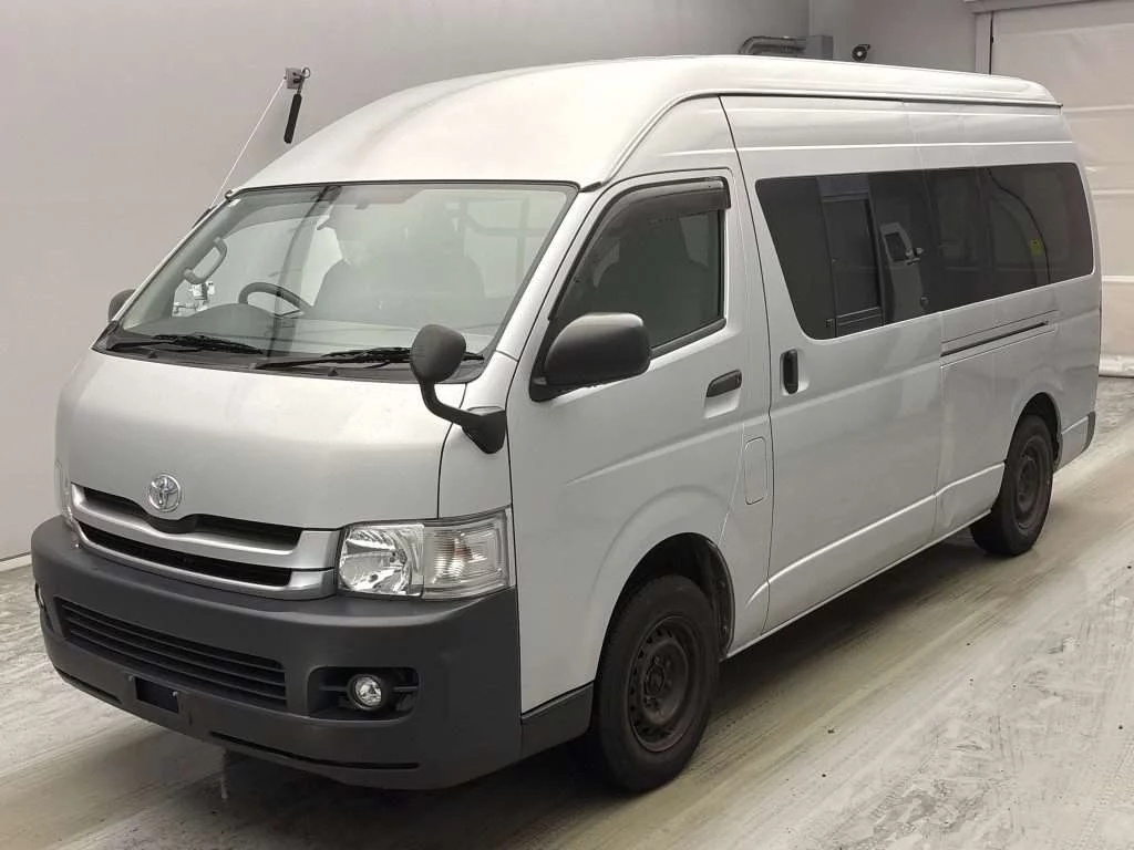 Toyota RegiusAce  с аукциона в Японии