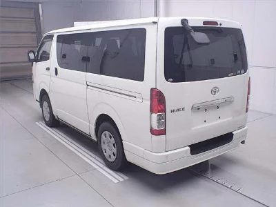 TOYOTA HIACE