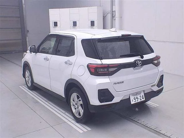 Toyota Raize  с аукциона в Японии