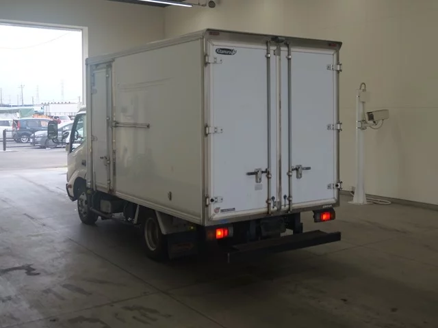 Toyota Dyna  с аукциона в Японии