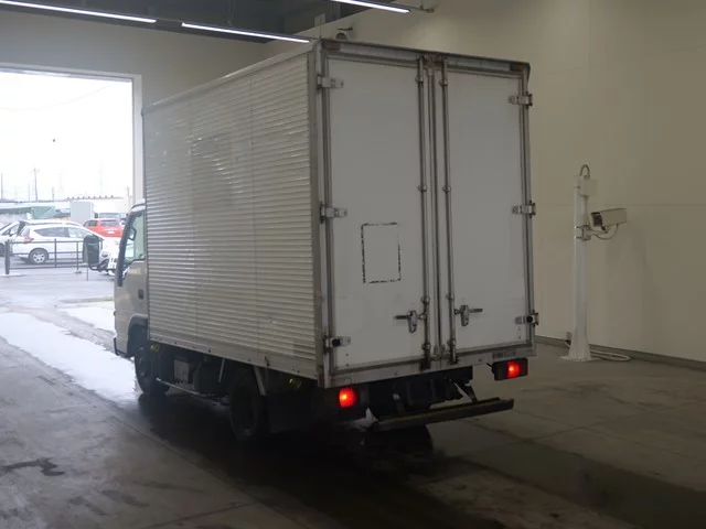 Isuzu Elf  с аукциона в Японии