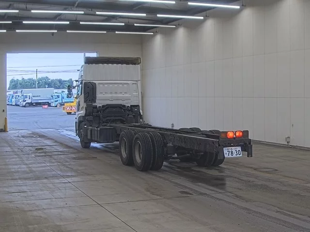Nissan UD  с аукциона в Японии