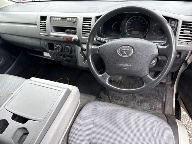 Toyota RegiusAce  с аукциона в Японии