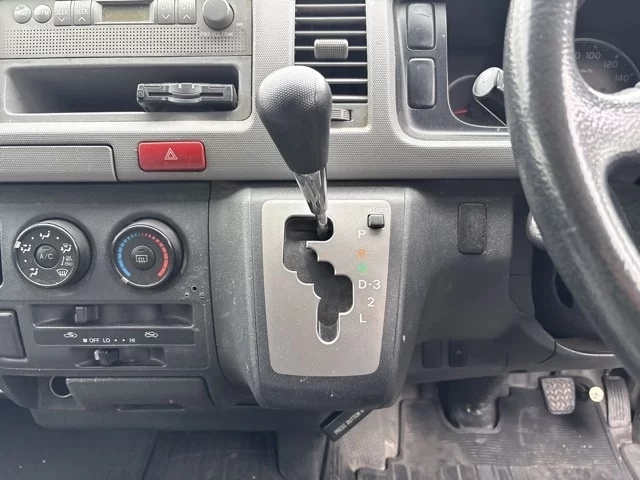 Toyota RegiusAce  с аукциона в Японии