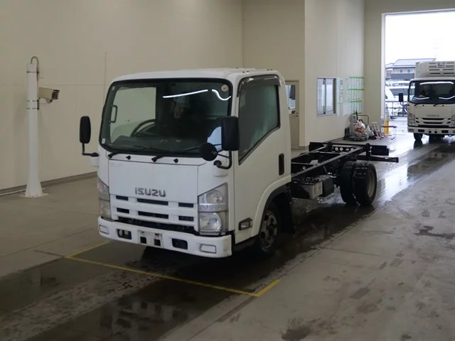 Isuzu Elf  с аукциона в Японии