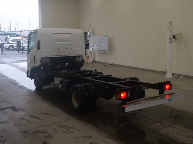 Isuzu Elf  с аукциона в Японии