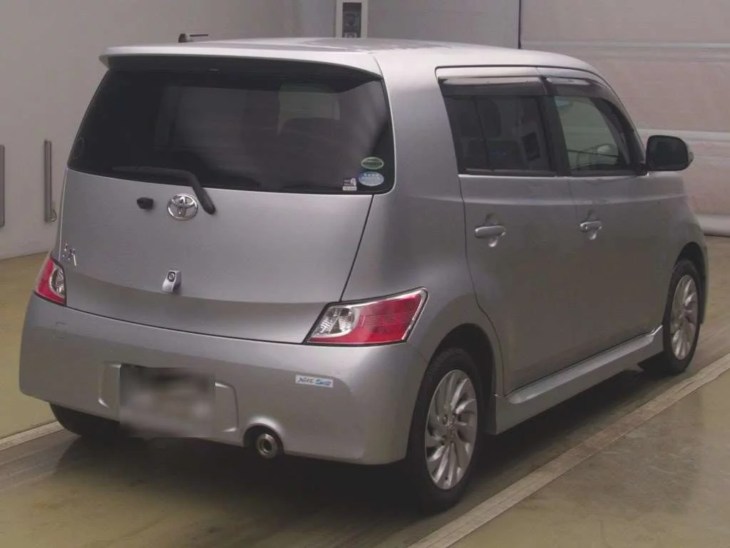 Toyota bB  с аукциона в Японии