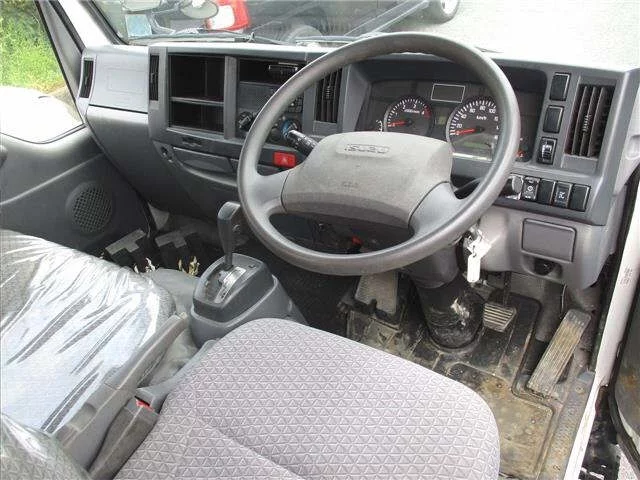 Isuzu Elf  с аукциона в Японии