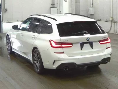 BMW 3 SERIES