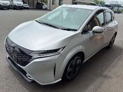 Nissan Aura