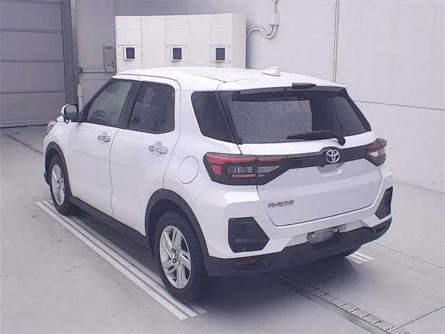 Toyota Raize  с аукциона в Японии
