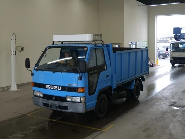 Isuzu Elf  с аукциона в Японии