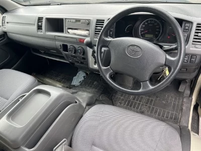 Toyota HiAce Commuter