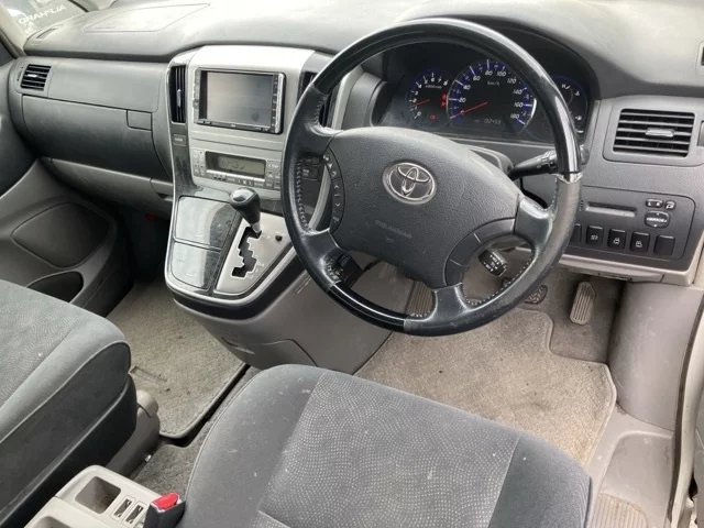 Toyota Alphard  с аукциона в Японии