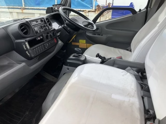 Hino Dutro  с аукциона в Японии