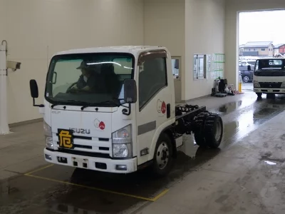 Isuzu ELF