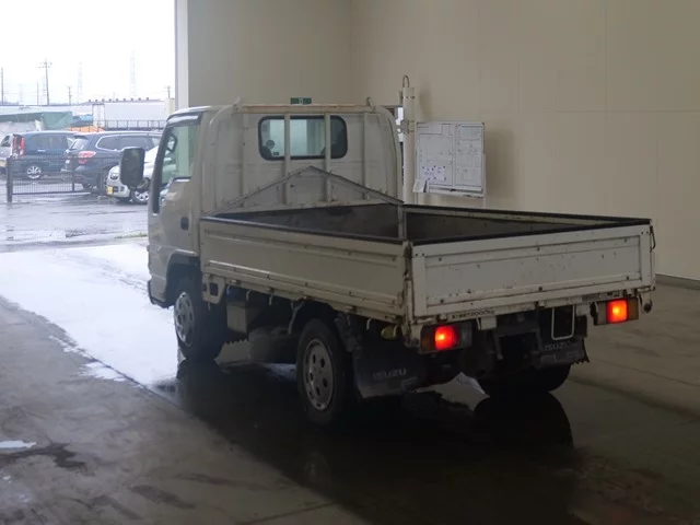 Isuzu Elf  с аукциона в Японии