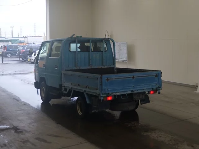Toyota Dyna  с аукциона в Японии
