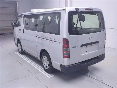 TOYOTA HIACE