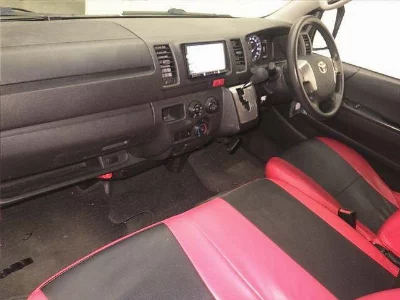 TOYOTA HIACE