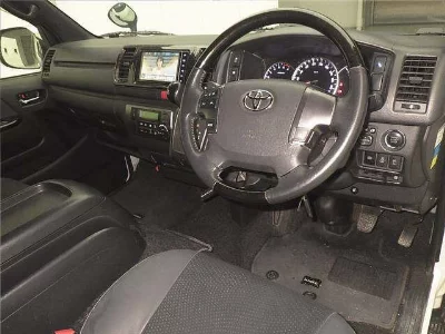 TOYOTA HIACE
