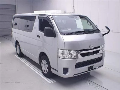 TOYOTA HIACE