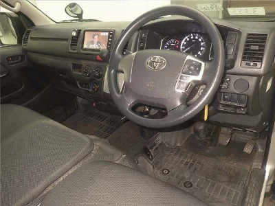TOYOTA HIACE