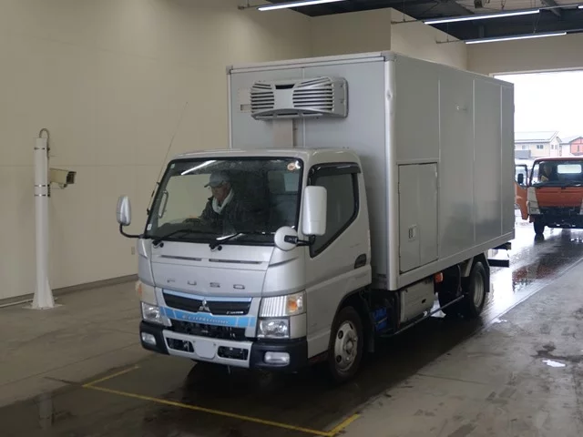 Mitsubishi Fuso Canter  с аукциона в Японии