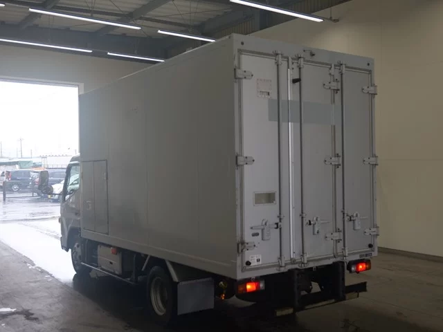 Mitsubishi Fuso Canter  с аукциона в Японии