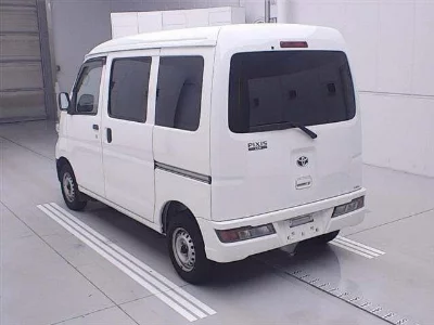 TOYOTA PIXIS VAN