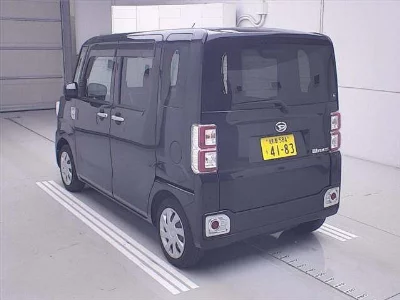 DAIHATSU WAKE