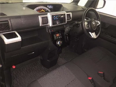 DAIHATSU WAKE