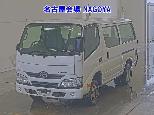 Toyota Dyna  с аукциона в Японии