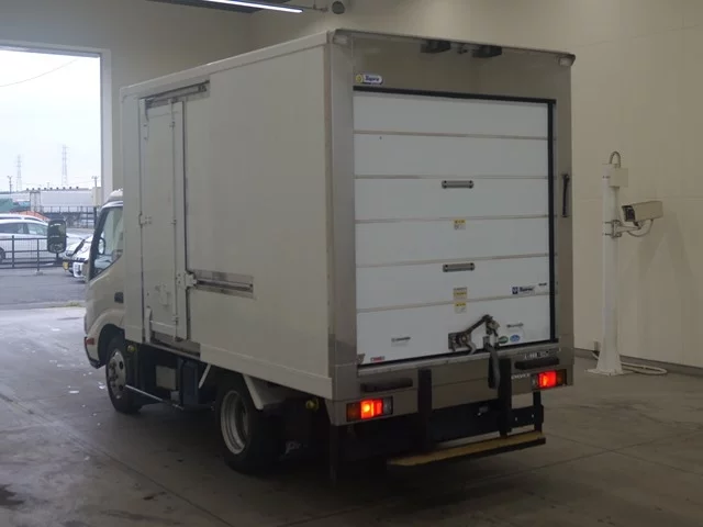 Toyota ToyoAce  с аукциона в Японии