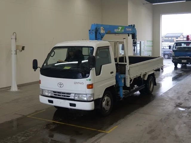 Toyota Dyna  с аукциона в Японии