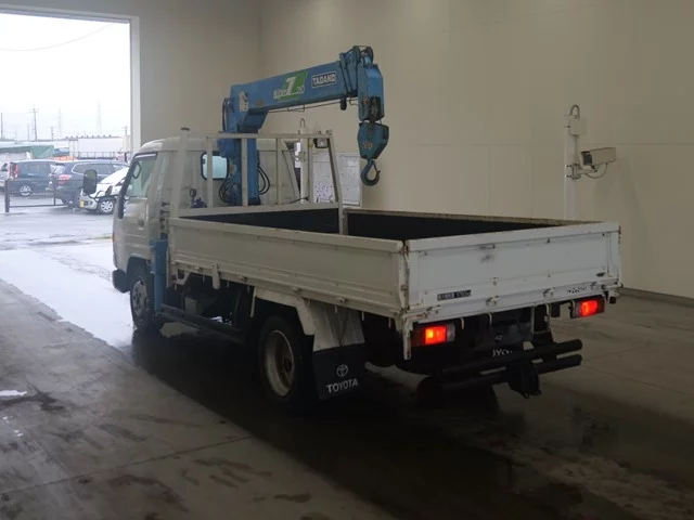 Toyota Dyna  с аукциона в Японии