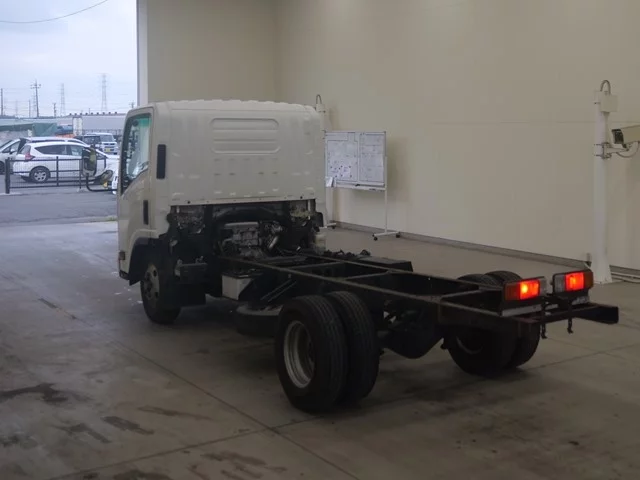 Isuzu Elf  с аукциона в Японии