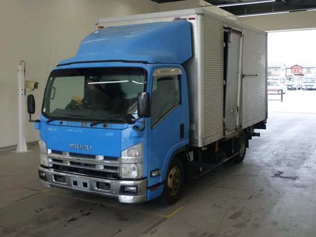 Isuzu Elf  с аукциона в Японии