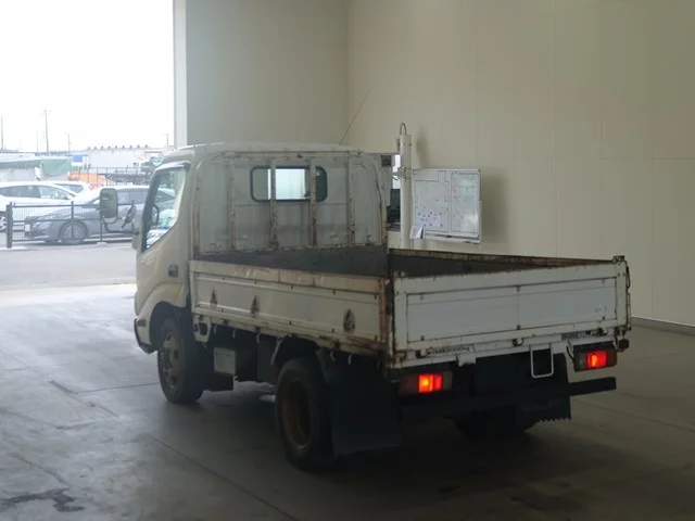 Toyota Dyna  с аукциона в Японии