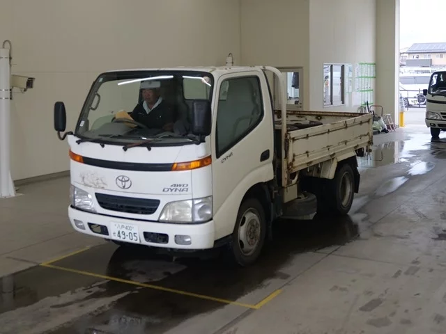 Toyota Dyna  с аукциона в Японии