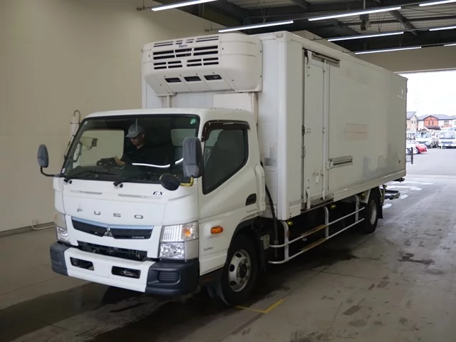 Mitsubishi Fuso Canter  с аукциона в Японии