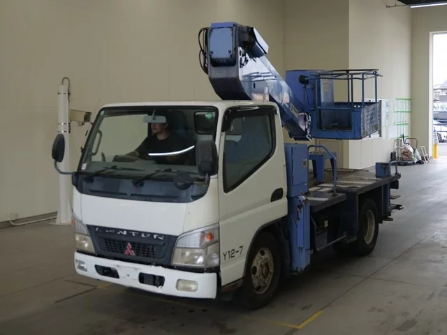Mitsubishi Fuso Canter  с аукциона в Японии