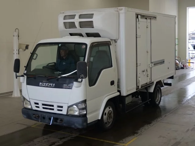 Isuzu Elf  с аукциона в Японии