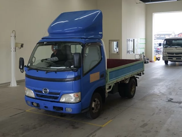 Hino Dutro  с аукциона в Японии