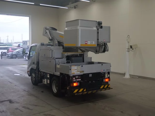 Toyota Dyna  с аукциона в Японии