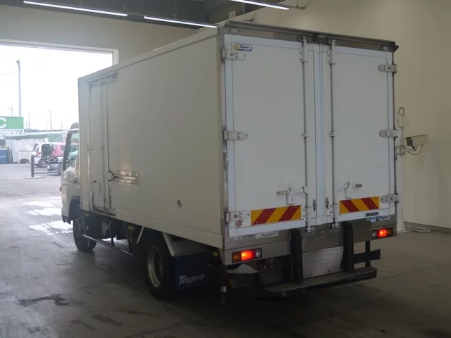 Mitsubishi Fuso Canter  с аукциона в Японии
