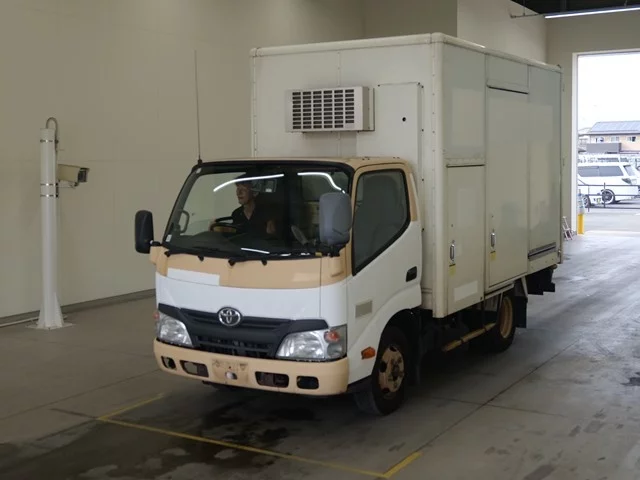 Toyota ToyoAce  с аукциона в Японии