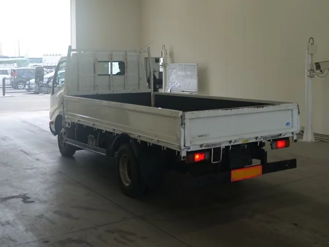 Hino Dutro  с аукциона в Японии