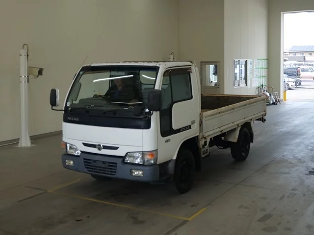 Nissan Atlas  с аукциона в Японии