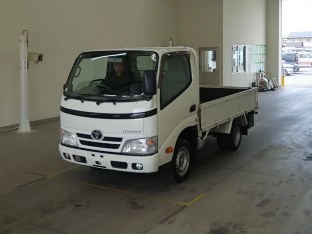 Toyota ToyoAce  с аукциона в Японии